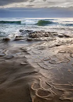 Images Dated 23rd June 2013: USA, California, La Jolla, Wave breaking toward tide pools at Coast Blvd. Park