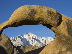 Images Dated 11th February 2020: USA, California, Lone Pine. Alabama Hills, Mobius Arch and Lone Pine Peak