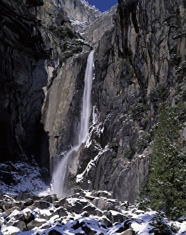 Images Dated 29th December 2011: USA, California, Lower Yosemite Falls, Winter, Yosemite National Park