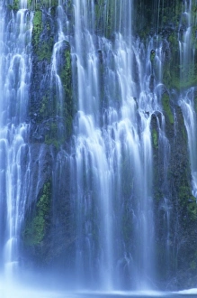 Images Dated 13th October 2007: USA, California, McArthur-Burney Falls State Park. View of Burney Falls