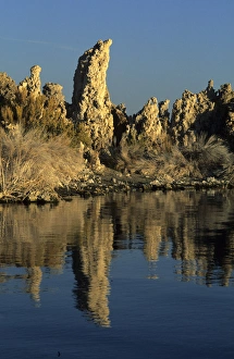 Outcrop Prints: USA, California, Mono Lake
