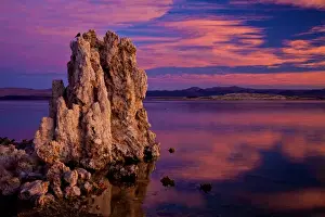 USA, California, Mono Lake. Sunrise on tufa formations