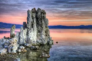 Images Dated 16th October 2011: USA, California, Mono Lake. Sunrise on tufa formations