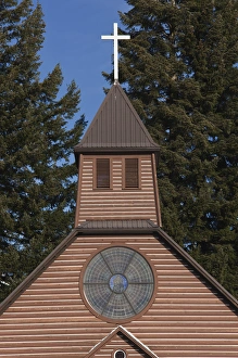 Images Dated 5th January 2011: USA, California, Northern California, Northern Mountains, McCloud, town church