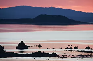 Images Dated 14th June 2005: USA, California. Predawn light at Mono Lake silhouettes tufas