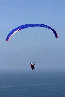 Images Dated 4th May 2015: USA, California, San Diego. Hang glider flying at Torrey Pines Gliderport. Credit as