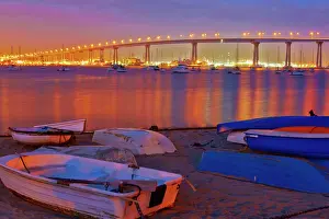 USA, California, San Diego. View of Coronado Bridge at night
