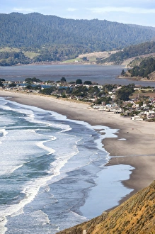 Images Dated 30th December 2010: USA, California, San Francisco Bay Area, Marin County, elevated view of Stinson Beach