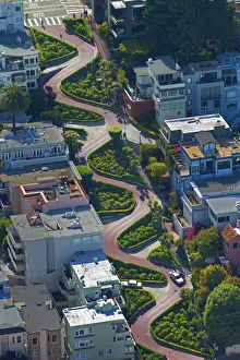 Editor's Picks: USA, California, San Francisco - Lombard Street (claimed to be the worldaAAs crookedest street)