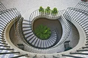 USA, California, San Francisco. Spiral staircase in the Embarcadero Center. Credit as