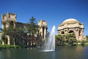 Images Dated 15th March 2005: USA, California, San Francisco. View of the Palace of Fine Arts and pool