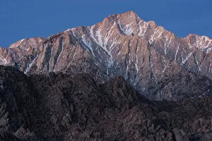 Images Dated 17th April 2022: USA, California, Sierra Nevada Mountains. Landscape with Lone Pine Peak at sunrise