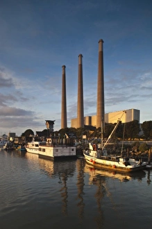 USA, California, Southern California, Morro Bay, harbor, dusk
