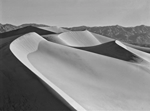 Images Dated 14th September 2015: USA California Valley Dunes 7