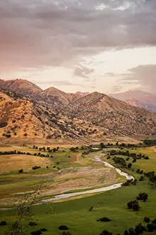Images Dated 28th September 2016: USA California, No Water No Life CA Drought Expedition # 5, Tulare County, Rt 198
