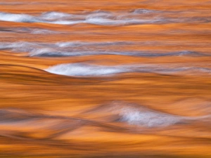 Images Dated 4th April 2012: USA, California, Yosemite National Park, Sunset light hitting cliffs of Cathedral