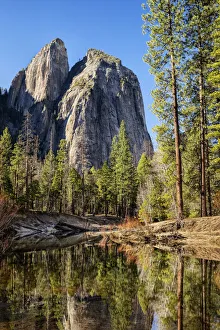 Strength Prints: USA, California, Yosemite National Park, Cathedral Rocks and the Merced River