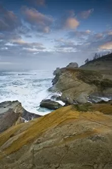 Images Dated 24th October 2005: USA. Clay cliffs of Cape Kiwanda, Oregon at sunrise