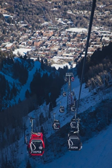 Images Dated 23rd December 2011: USA, Colorado, Aspen, Aspen Mountain Ski Area, Silver Queen Gondola