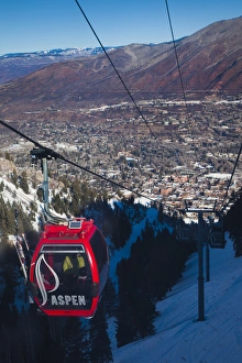 Images Dated 23rd December 2011: USA, Colorado, Aspen, Aspen Mountain Ski Area, Silver Queen Gondola