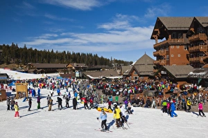 Images Dated 26th December 2011: USA, Colorado, Breckenridge, ski lodge, Peak 8, NR