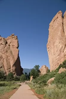 Images Dated 22nd July 2007: USA, Colorado, Colorado Springs, Garden of the Gods. Famous red rock formations