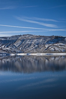 Images Dated 20th December 2011: USA, Colorado, Curecanti National Recreation Area, Blue Mesa Reservoir, winter