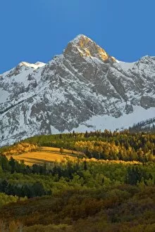 Images Dated 27th September 2006: USA, Colorado, Dallas Divide, Sunset on Mt. Sneffles with Autumn Color