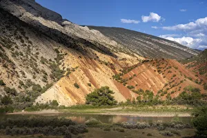 Images Dated 10th November 2020: USA, Colorado, Dinosaur National Monument. The Green River flows through canyon