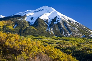 Images Dated 25th September 2006: USA, Colorado, Evening Light on West Beckwith Mt. with Autumn Color