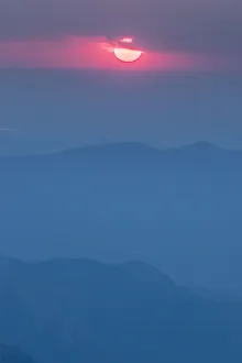 Images Dated 29th June 2018: USA, Colorado, Mt. Evans. Smoky sunrise. Credit as: Cathy and Gordon Illg / Jaynes