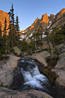 USA, Colorado, Rocky Mountain NP. Tyndall Creek and Hallet Peak at sunrise