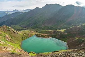 Images Dated 15th November 2021: USA, Colorado, San Juan Mountains. Mountain landscape with Lake Como