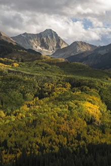 Images Dated 22nd September 2014: USA, Colorado. Sunset on Capitol Peak and valley