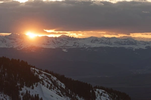 Images Dated 30th May 2015: USA, Colorado. Sunset over the Elk Range