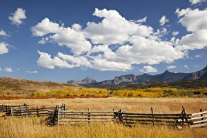 Images Dated 28th September 2009: USA, Colorado, Uncompahgre National Forest, along Last Dollar Road, Mount Sneffels