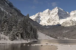 Images Dated 4th November 2018: USA, Colorado, White River National Forest. Fresh snow on Maroon Bells. Credit as