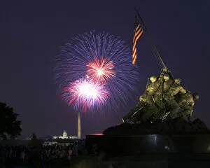 Images Dated 2003 July: USA, District of Columbia, Washingon, July 4 Fireworks Behind the Iwo Jima Memorial