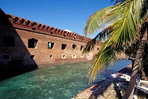 Images Dated 20th April 2005: USA, FL, Florida Keys, Fort Jefferson, 1846, stands on Garden Key, Dry Tortugas