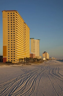 Images Dated 5th January 2010: USA, Florida, Florida Panhandle, Panama City Beach, skyline from the Dan Russell City Pier