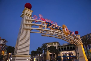 USA, Florida, Florida Panhandle, Panama City Beach, Pier Park Mall entrance off Front Beach Road