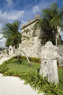 Images Dated 31st December 2006: USA, Florida, Miami Area (Homestead): Coral Castle, Unusual Home of Latvian immigrant