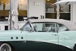 Images Dated 30th December 2006: USA, Florida, Miami Beach: South Beach, 1956 Buick Convertable / Ocean Drive