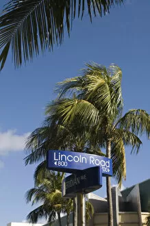 USA-Florida-Miami Beach: South Beach- Lincoln Road / Road Sign