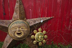Images Dated 3rd January 2010: USA, Florida, Ocala National Forest, Barberville, garden ornament shop