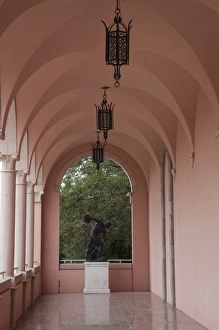 Images Dated 31st December 2009: USA, Florida, Sarasota, Ringling Museum, Museum of Art, archway