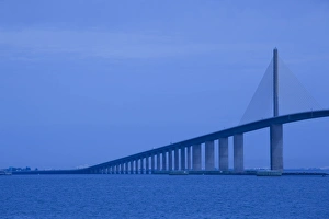 Images Dated 31st December 2009: USA, Florida, St. Petersburg Beach, Sunshine Skyway bridge. Tampa Bay, morning