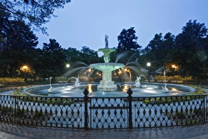 USA, GA, Savannah, Forsyth Park, Forsyth Fountain at Dawn