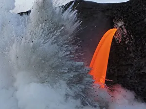 Images Dated 27th January 2017: USA, Hawaii, Big Island. Lava from the Big Islands Pu u O o eruption
