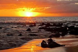 Maui Prints: USA, Hawaii, Maui, Kihei. Sunset on ocean beach